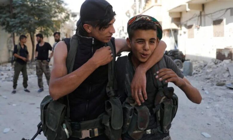 تحاول منظمات أممية إبعاد الأطفال عن ويلات الحرب السورية (رويترز)
